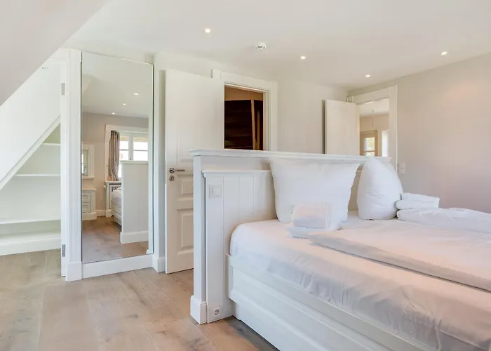 Ebbe Flut Nyaraló *